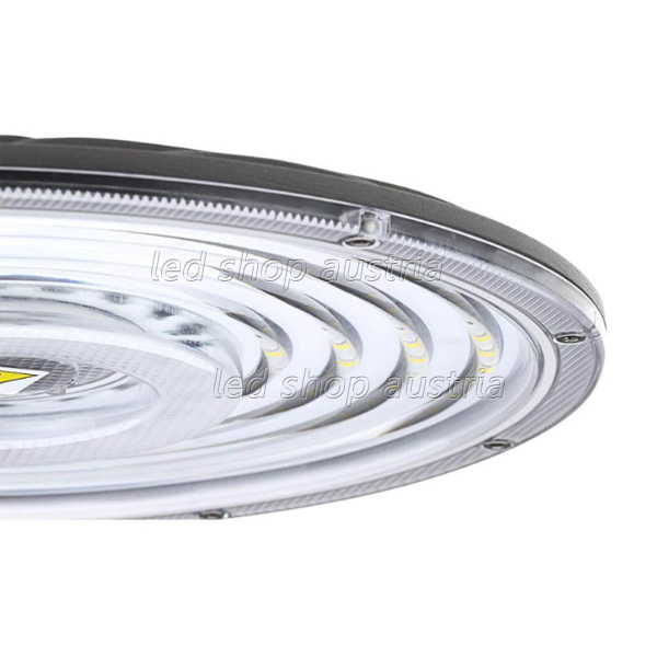 100W Hallenleuchte Slim Line IK08 IP65 kaltweiß